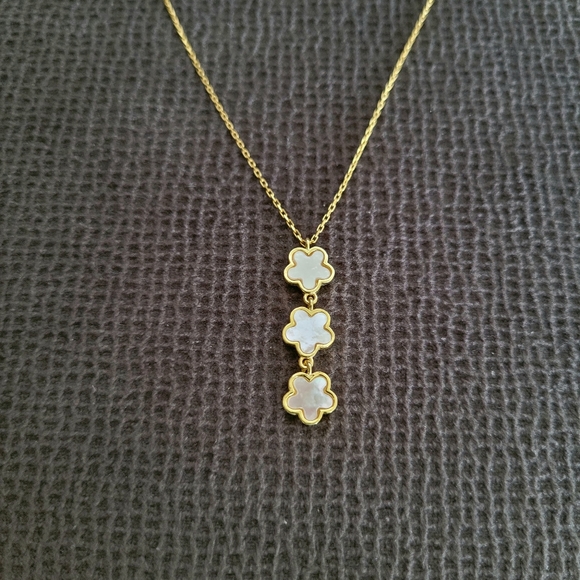 Zeyzey Mother of Pearl👩‍👧 Vertical↕️ Flower🌸 Pendant Necklace - NWT - Picture 15 of 15